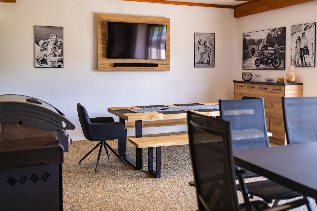 Stráž nad Nežárkou Apartman Dvorce מראה חיצוני תמונה