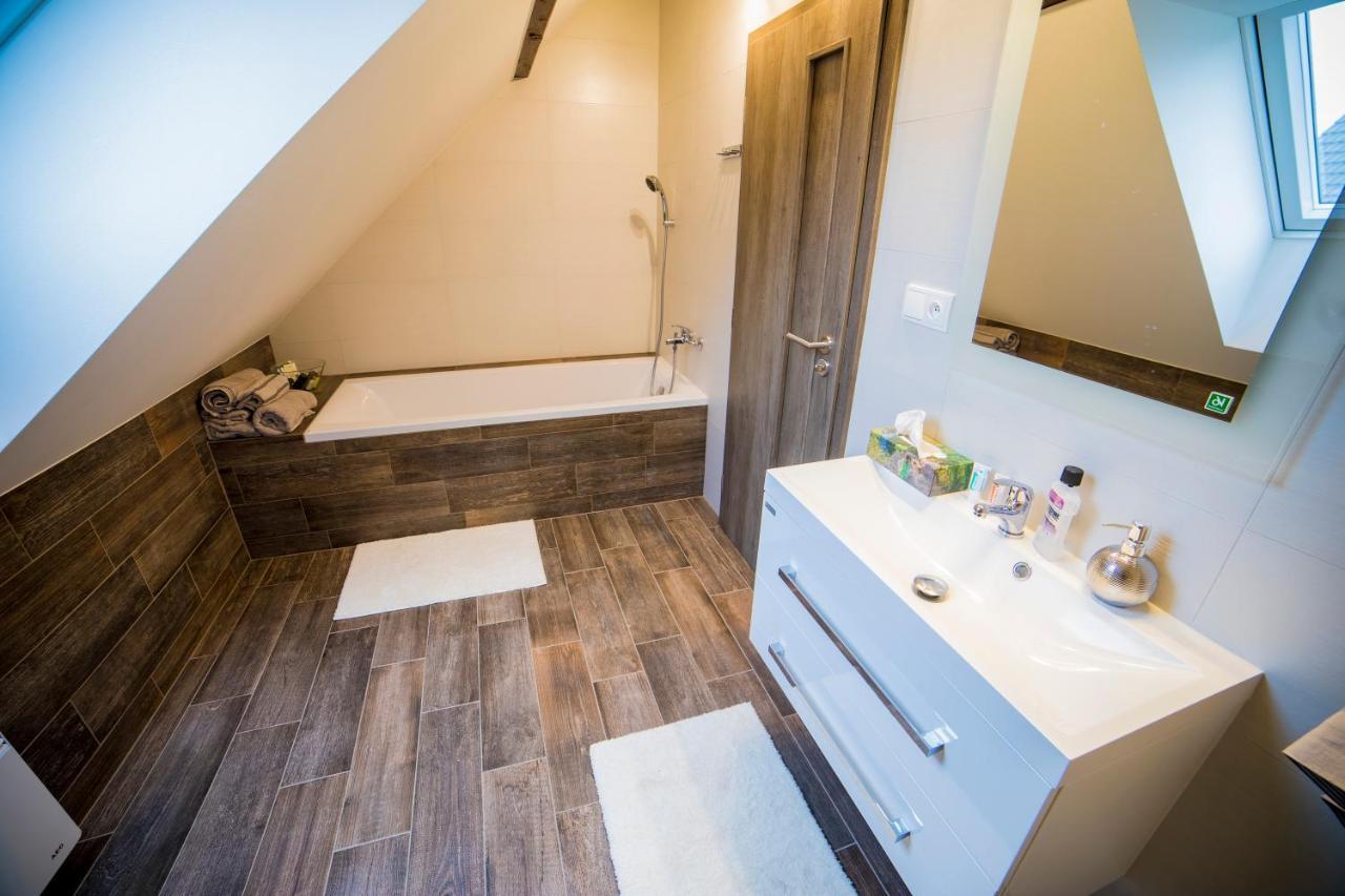 Stráž nad Nežárkou Apartman Dvorce מראה חיצוני תמונה